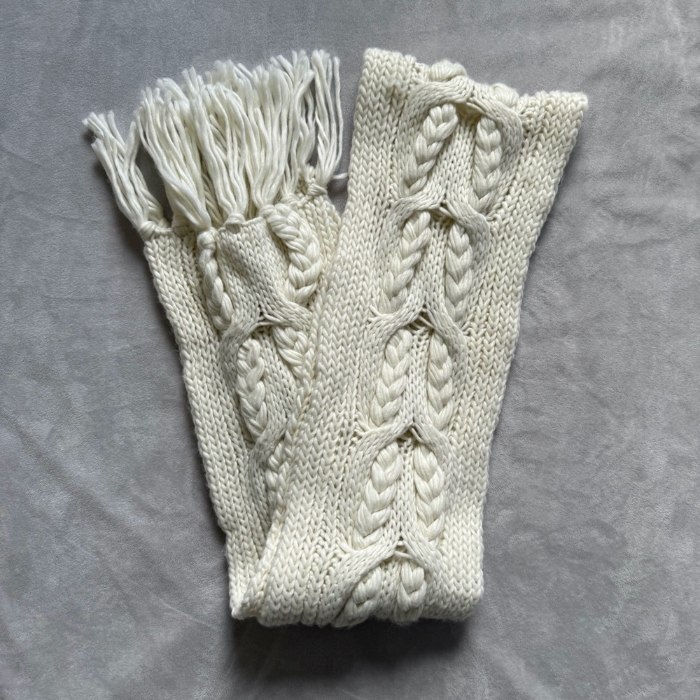 Forever 21 Cable Knit Scarf